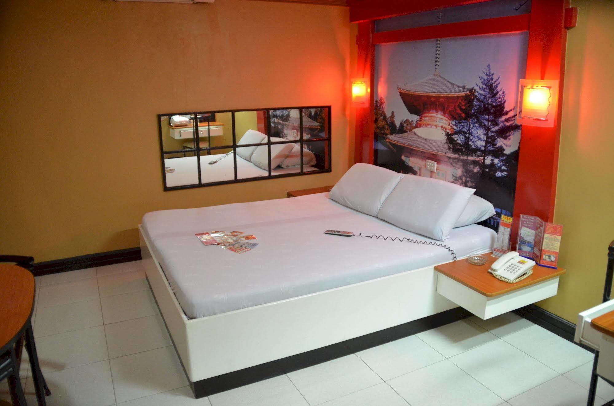 Hotel Sogo Edsa Caloocan Exterior foto