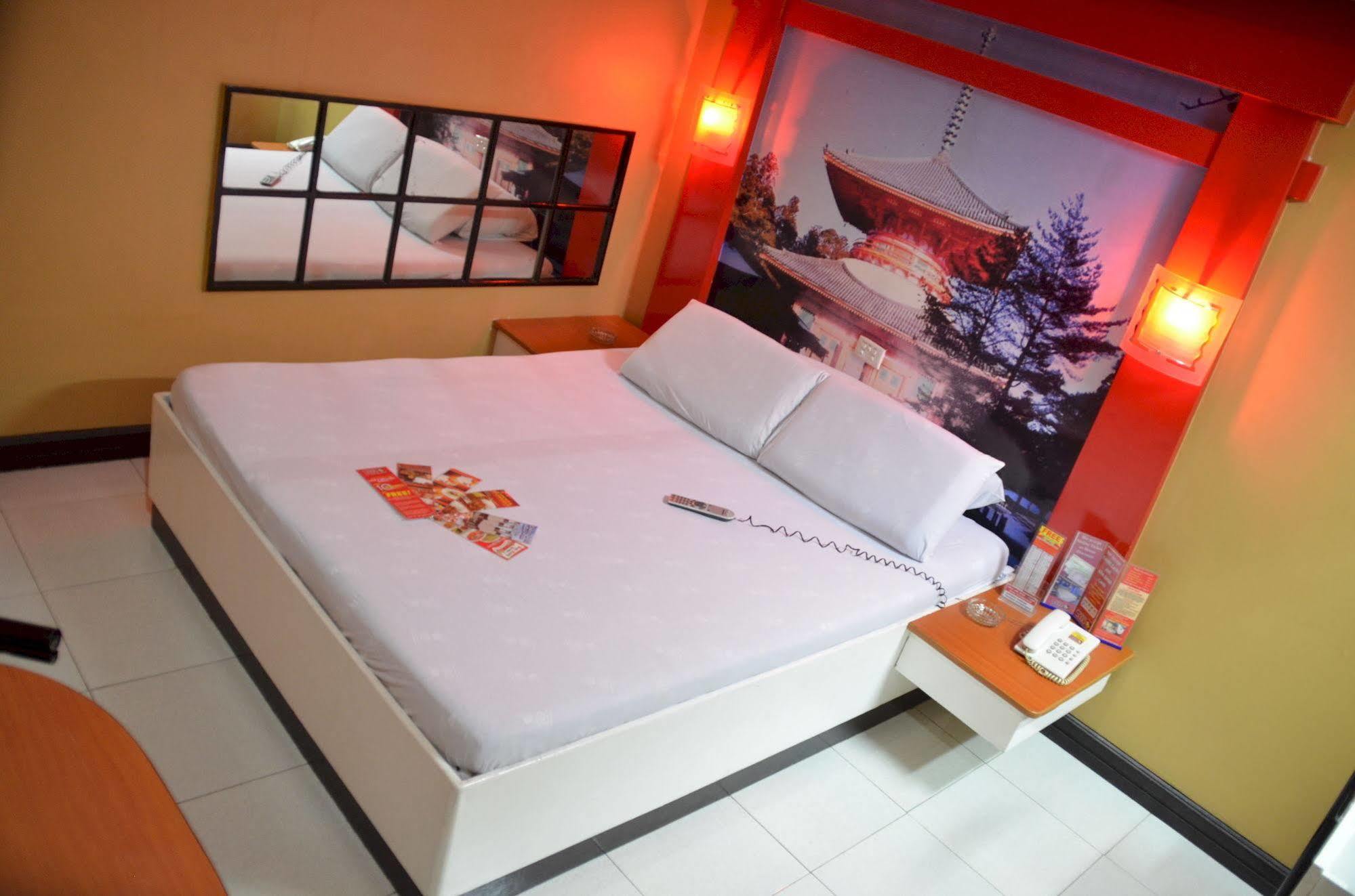 Hotel Sogo Edsa Caloocan Exterior foto